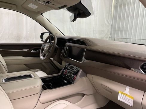New 2024 GMC Yukon XL Denali w/ Advanced Technology Package image 35