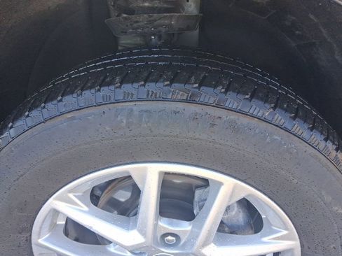Used 2024 Chevrolet Equinox LT AWD/4WD image 11