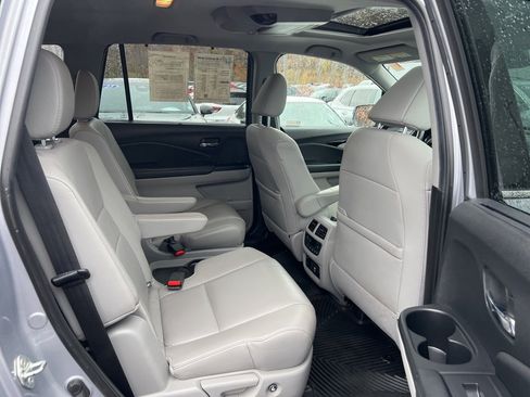 Used 2019 Honda Pilot Touring image 29
