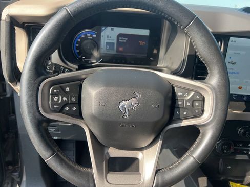 Used 2023 Ford Bronco Wildtrak AWD/4WD image 16