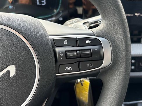 New 2025 Kia Sportage LX image 24