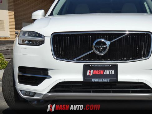Used 2016 Volvo XC90 T6 Momentum w/ Momentum Plus Package AWD/4WD image 18