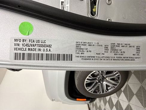 Used 2025 Jeep Wagoneer 4WD w/ Convenience Group I image 34