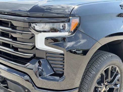 New 2026 Chevrolet Silverado 1500 High Country w/ Midnight Edition AWD/4WD image 13