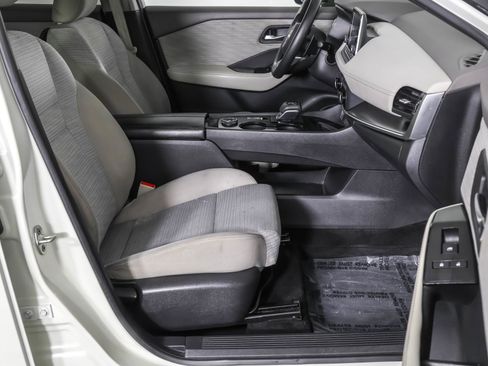 Used 2023 Nissan Rogue SV image 44