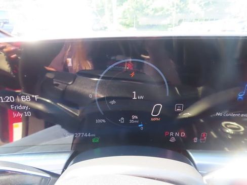 Certified 2024 Cadillac Lyriq Luxury AWD/4WD image 22