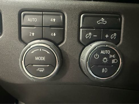 Used 2025 Chevrolet Silverado 1500 LT Trail Boss AWD/4WD image 25