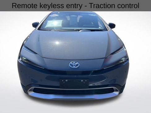 Used 2024 Toyota Prius Prime SE image 3