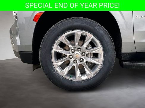 Used 2024 Chevrolet Suburban Premier image 34