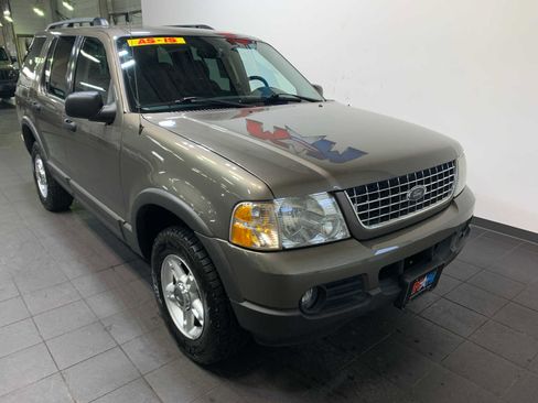 Used 2003 Ford Explorer XLT image 2