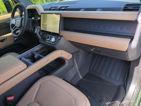New 2026 Land Rover Defender 110 X-Dynamic SE AWD/4WD image 19
