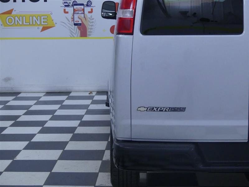 Used 2022 Chevrolet Express 3500 LS RWD image 19