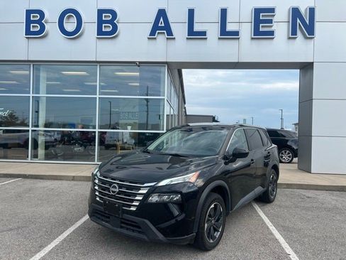 Used 2024 Nissan Rogue SV image 1