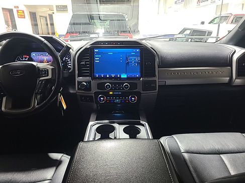 Used 2022 Ford F250 XLT w/ Black Appearance Package image 7