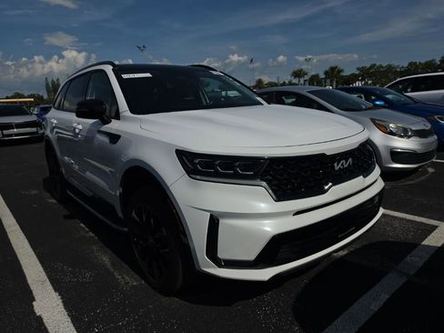 Used 2023 Kia Sorento SX AWD/4WD image 2