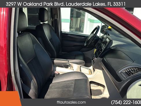 Used 2018 Dodge Grand Caravan SXT FWD image 36
