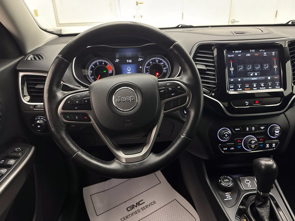 Used 2019 Jeep Cherokee Limited AWD/4WD image 16