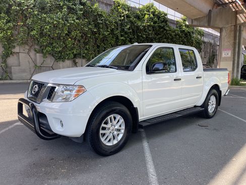 Used 2017 Nissan Frontier SV w/ SV Value Truck Package image 2