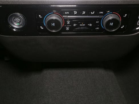 Used 2024 Chevrolet Silverado 1500 LT image 33