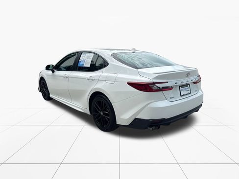 Used 2025 Toyota Camry SE FWD image 6