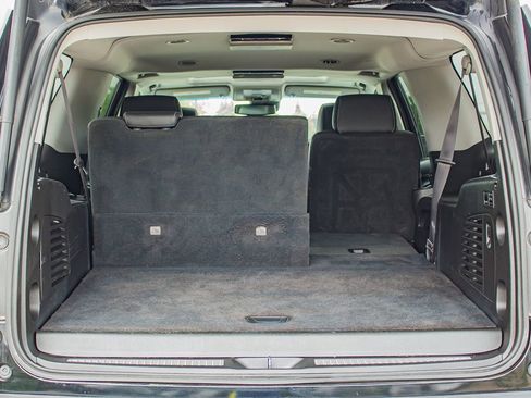 Used 2017 Chevrolet Suburban Premier AWD/4WD image 17