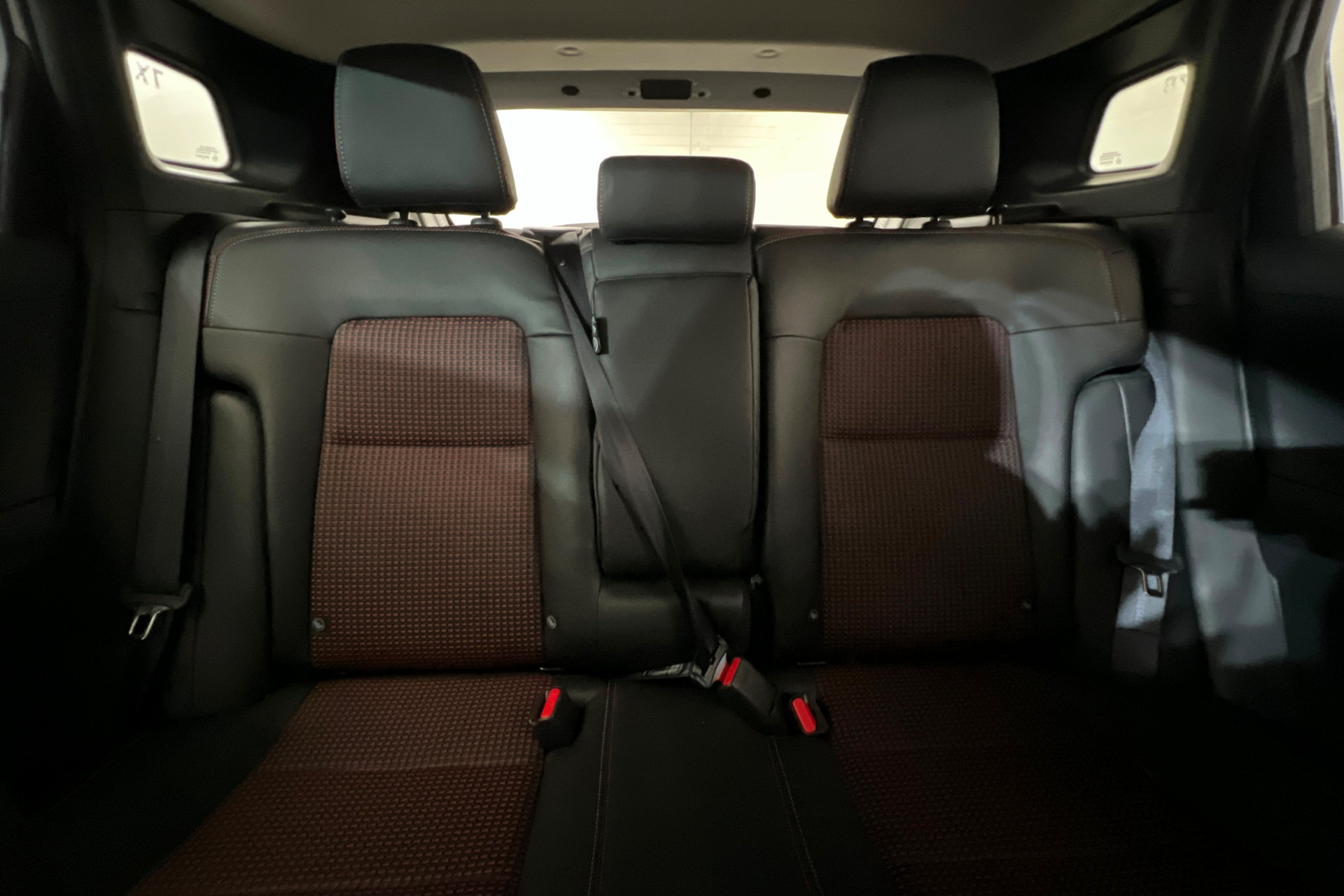 New 2026 Nissan Kicks SR w/ Cold Weather Package FWD image 25