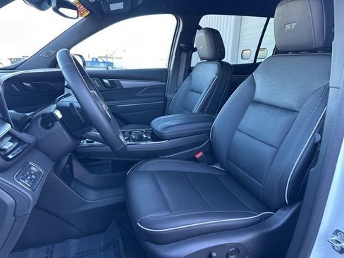 Used 2025 Buick Enclave Sport Touring image 34