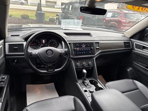 Used 2019 Volkswagen Atlas SE w/ Towing Package image 11