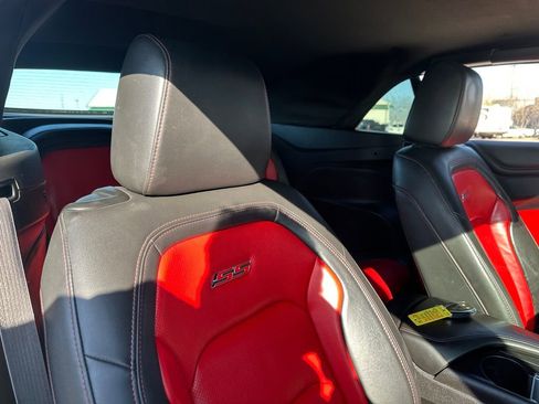 Used 2016 Chevrolet Camaro SS image 28