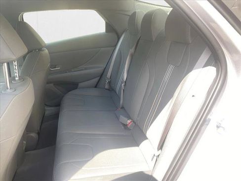 New 2025 Hyundai Elantra SEL image 15