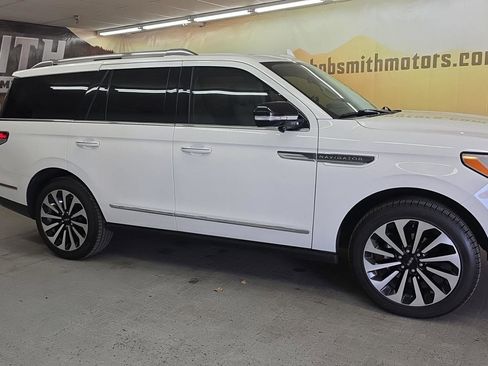 Used 2022 Lincoln Navigator Reserve image 21