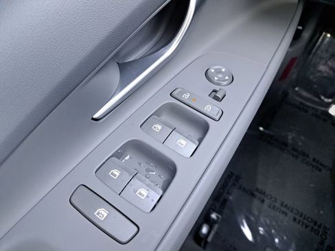 New 2025 Hyundai Elantra SEL image 33
