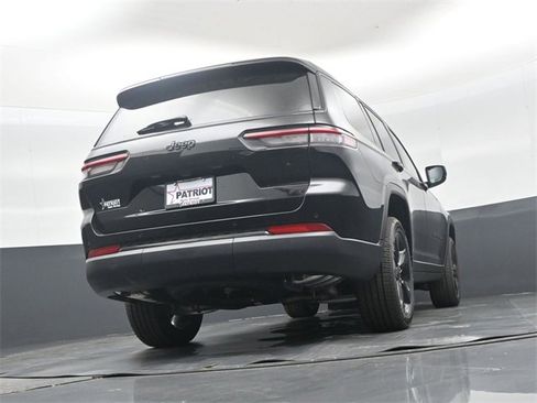 New 2025 Jeep Grand Cherokee L Altitude image 38