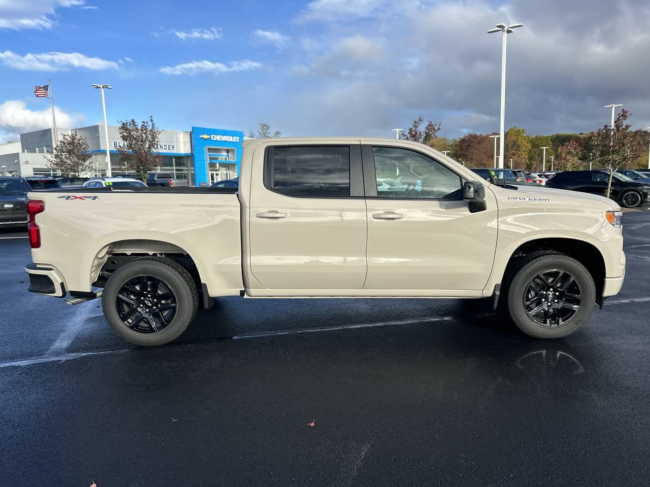 New 2026 Chevrolet Silverado 1500 RST w/ LPO, Dark Essentials Package AWD/4WD image 8