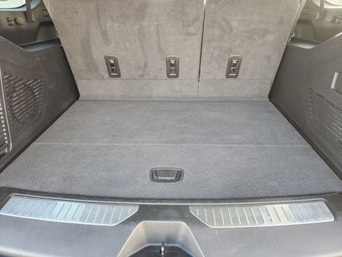 Used 2024 Chevrolet Suburban RST w/ Luxury Package image 40