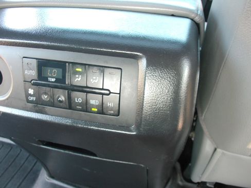 Used 2014 Toyota Sequoia Limited RWD image 42