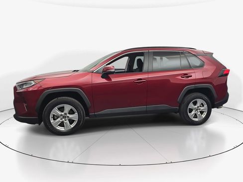 Used 2020 Toyota RAV4 XLE w/ Convenience Package FWD image 5