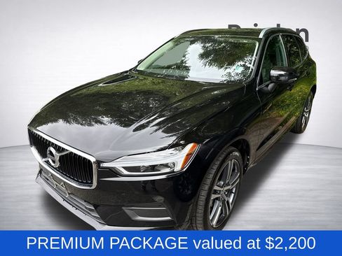 Used 2019 Volvo XC60 T6 Momentum w/ Multimedia Package AWD/4WD image 3