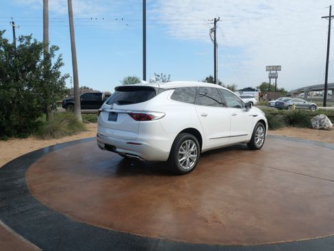 Used 2023 Buick Enclave Premium w/ Experience Buick Package image 2