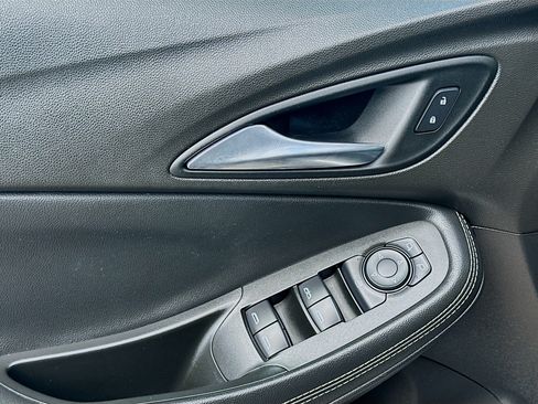Used 2021 Buick Encore GX Preferred w/ Sport Touring Package FWD image 14