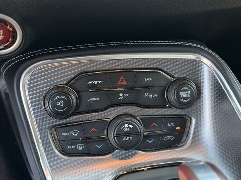 Used 2016 Dodge Challenger SRT Hellcat RWD image 17