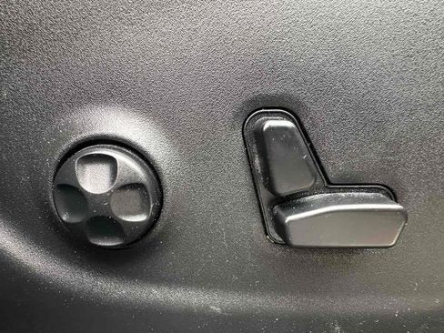 Used 2019 Jeep Cherokee Limited AWD/4WD image 28