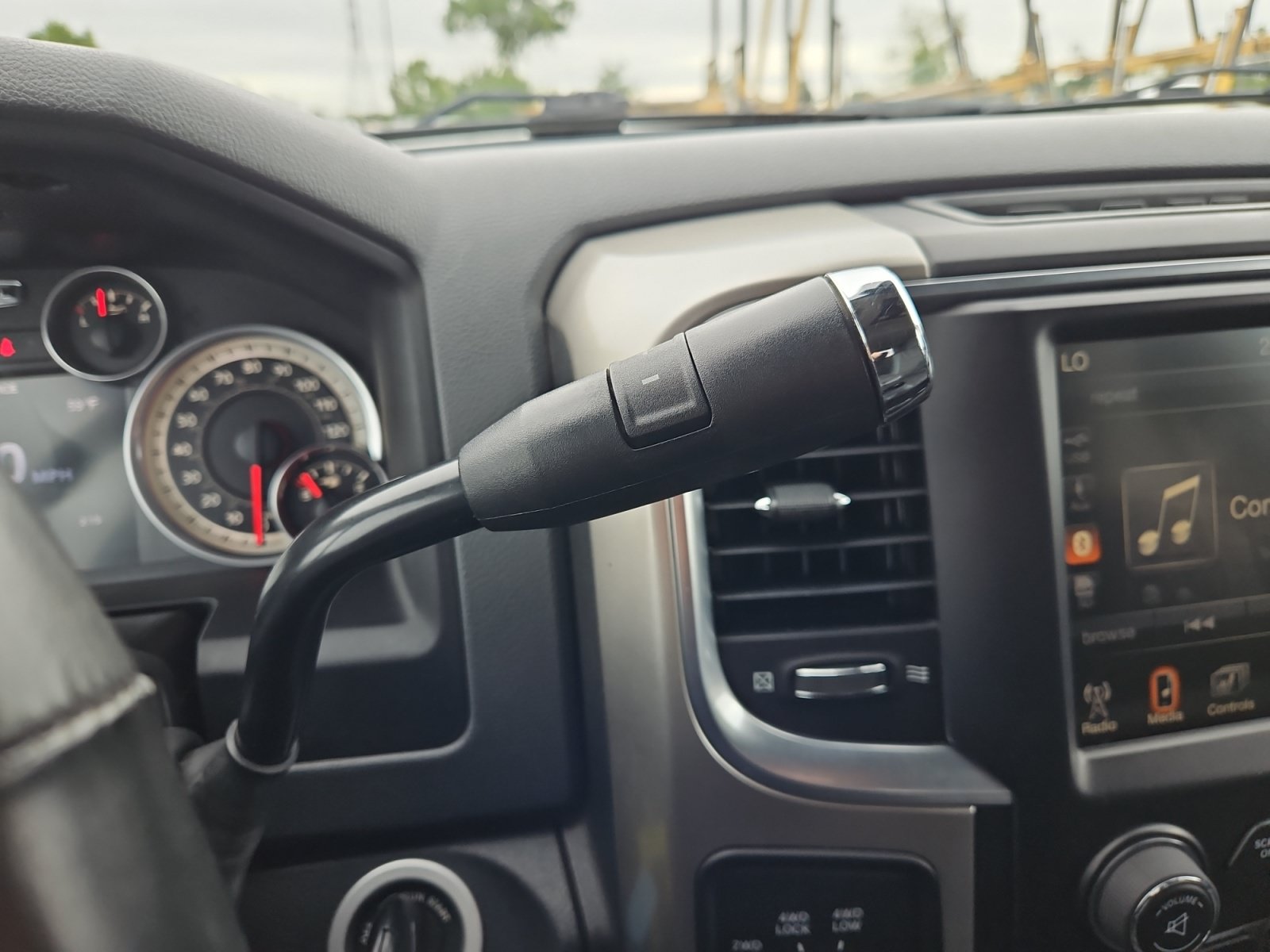 Used 2016 RAM 2500 SLT w/ Comfort Group AWD/4WD image 25