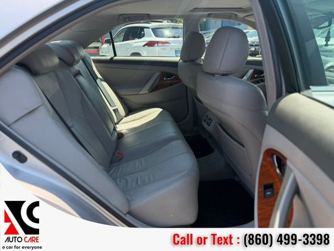 Used 2011 Toyota Camry Hybrid w/ Leather Pkg FWD image 10