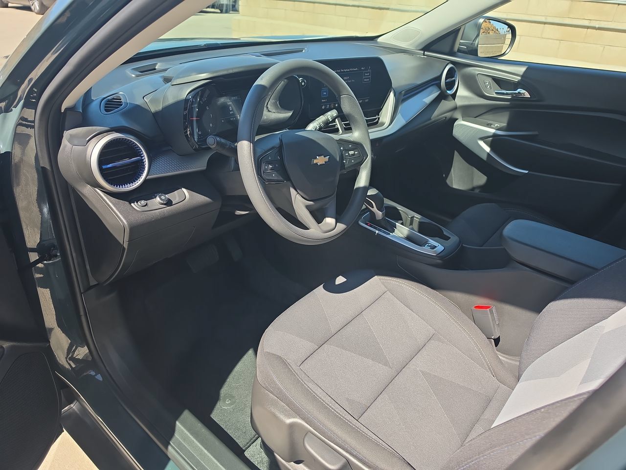 Used 2026 Chevrolet Trax LS FWD image 10