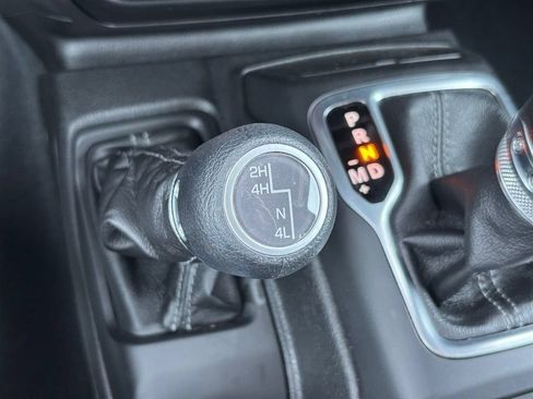 Used 2026 Jeep Wrangler Unlimited Rubicon AWD/4WD image 18