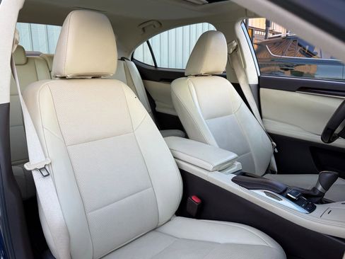 Used 2018 Lexus ES 350 w/ Navigation System Package image 17