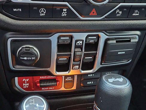 Used 2024 Jeep Wrangler Willys image 44