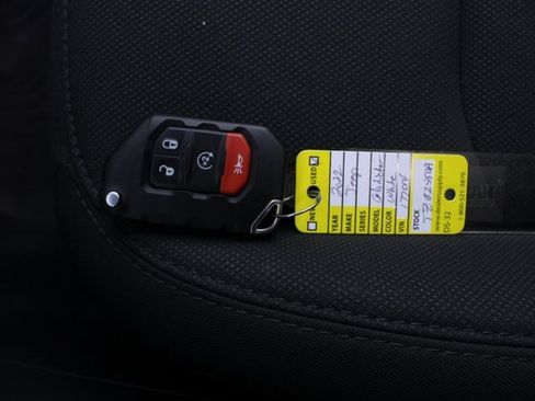 Used 2022 Jeep Gladiator Willys image 7