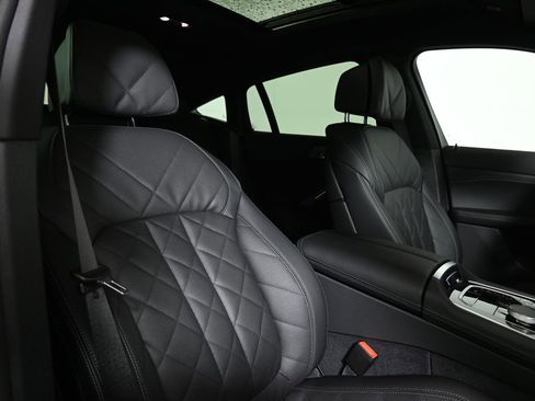 New 2026 BMW X6 xDrive40i w/ Climate Comfort Package image 34